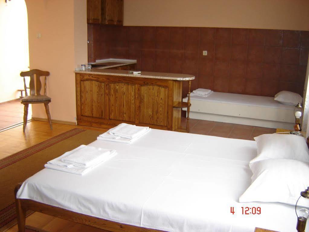 Kanclera Hotel Kaspichan Extérieur photo