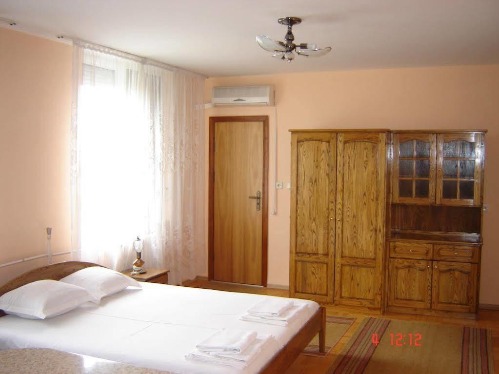 Kanclera Hotel Kaspichan Extérieur photo