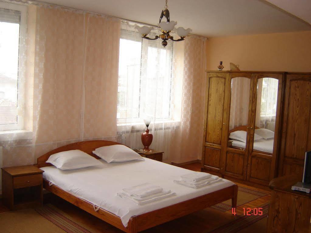 Kanclera Hotel Kaspichan Extérieur photo